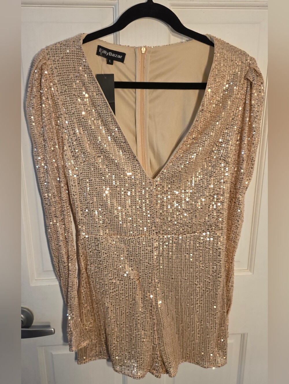 Eilly Blazer  Sequin V-Neck Romper in Champagne. Size  L  Nwt